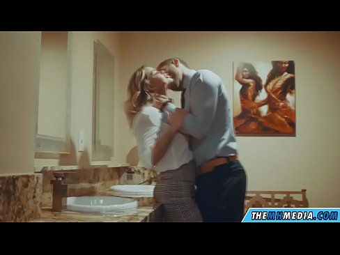 ❤️ Kai krūtininga blondinė vilioja tave viešajame tualete Super seksas prie lt.xxxtophd.ru ❤